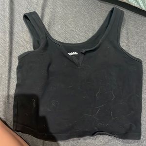 this is a wild and fable black top in an xs.